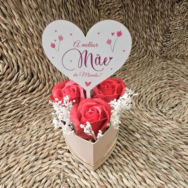 Box coração com flores de sabão perfumadas